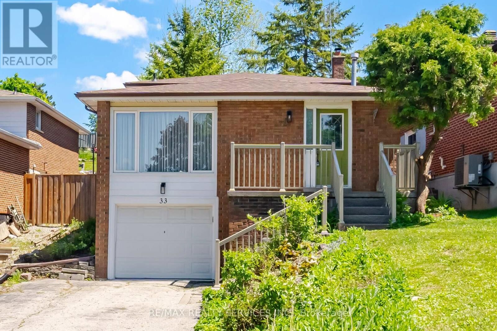 Property Photo: 33 Hesp Drive ON L7E 2R5