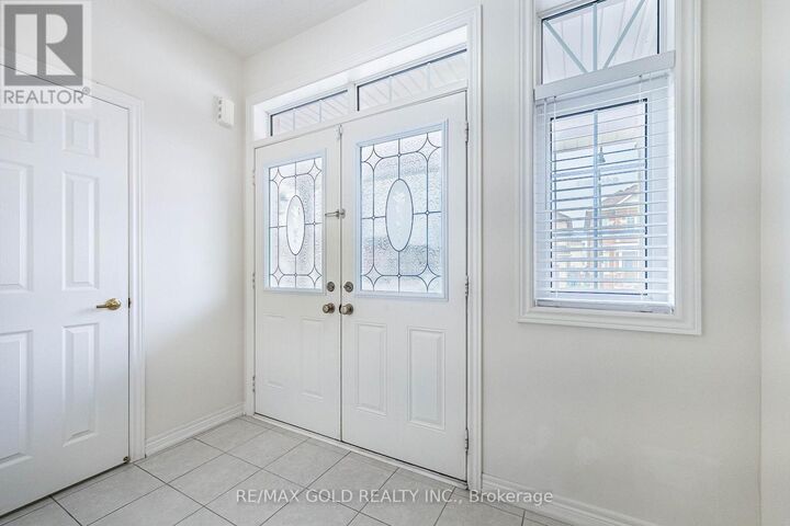 Property Photo:  14 Lloyd Crescent  ON L7A 4J5 