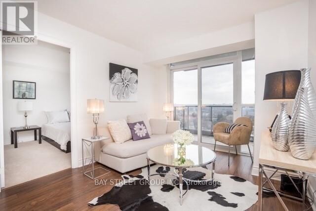 Property Photo:  25 Greenview Avenue 1228  ON M2M 0A5 