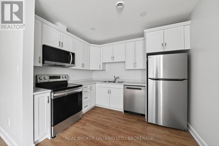 Property Photo:  600 Second Street East Unit #13C  ON K6H 4H3 