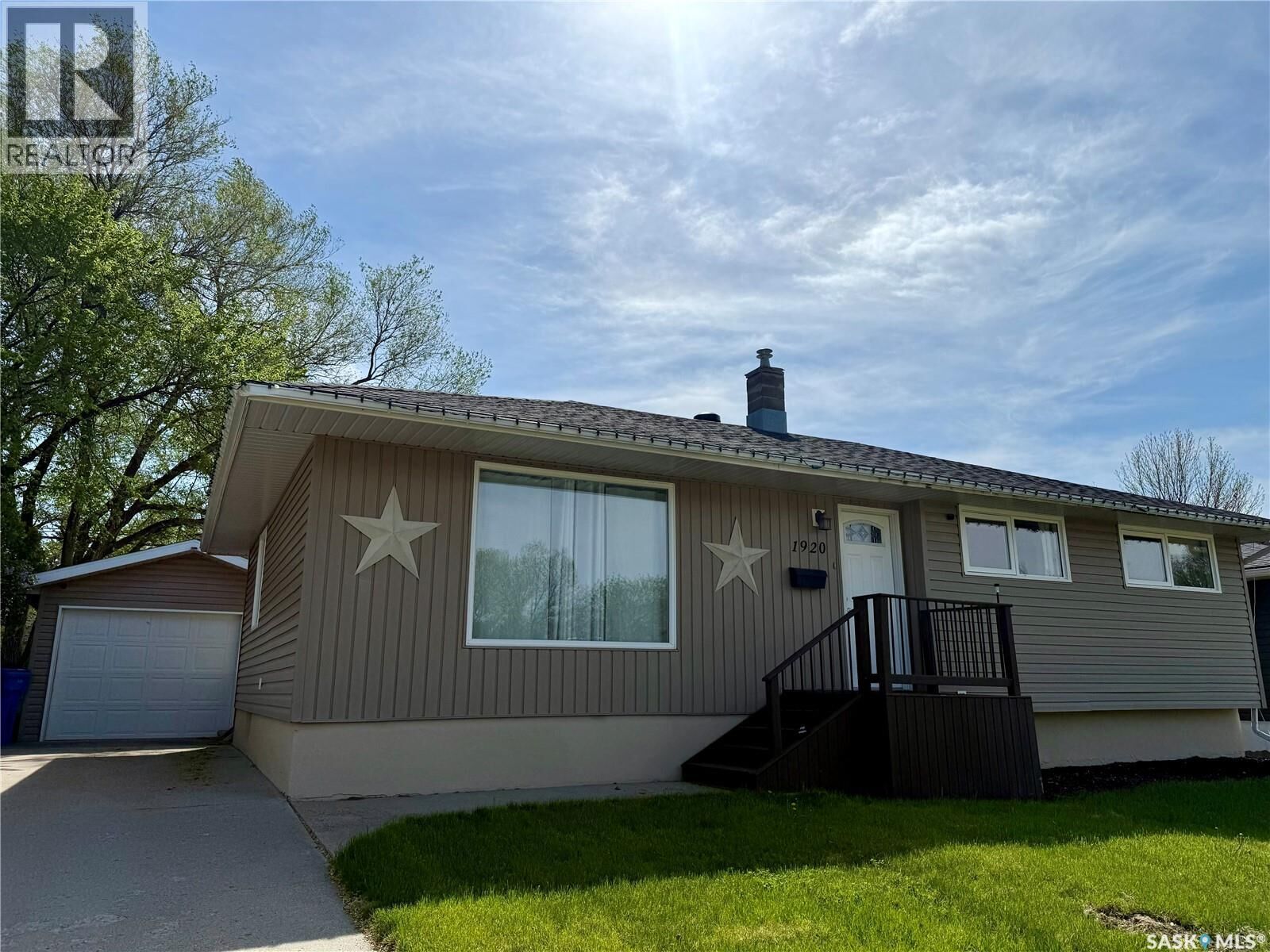 Property Photo:  1920 Dyer Road  SK S4A 1Z5 