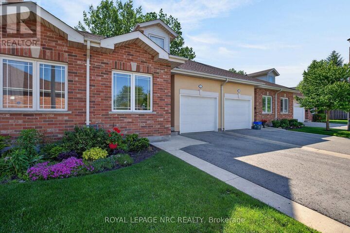Property Photo:  4300 Kalar Road 9  ON L2H 1S8 