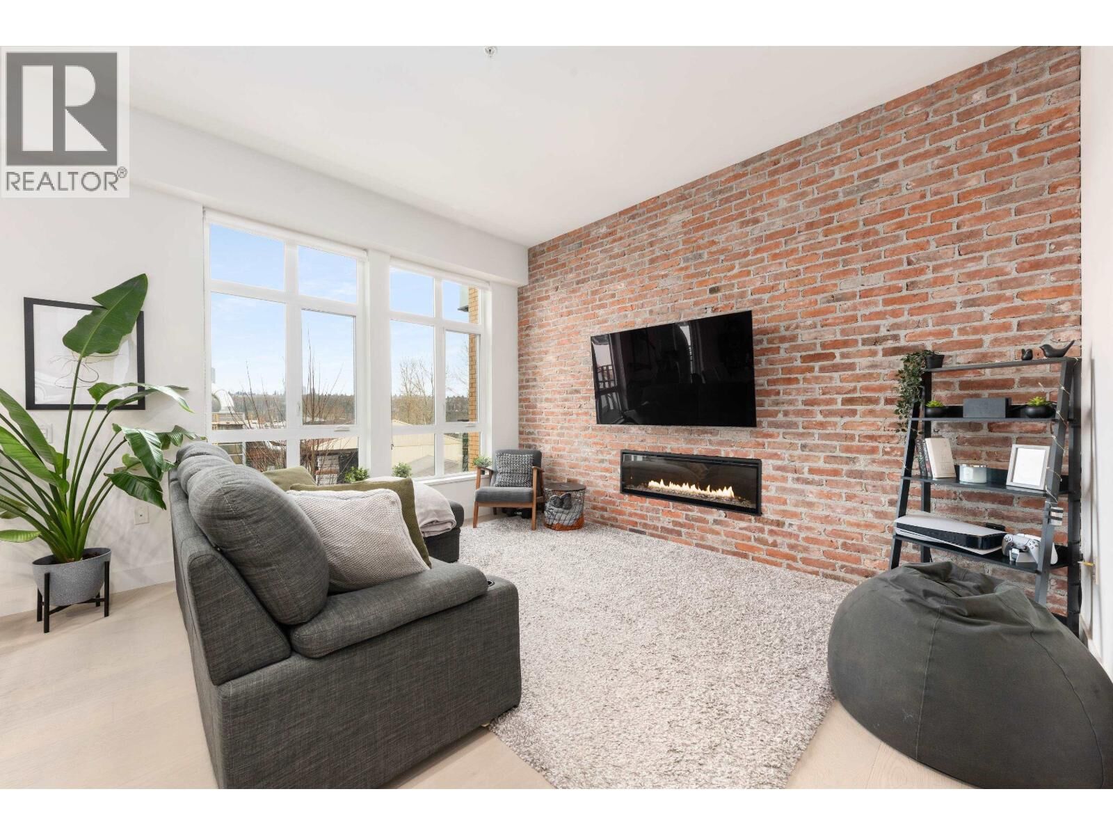 Property Photo:  300 Salter Street 303  BC V3M 0L9 
