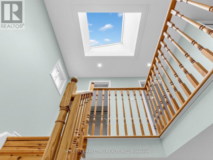 Property Photo:  23 Willowbrook Road  ON L3T 4V7 