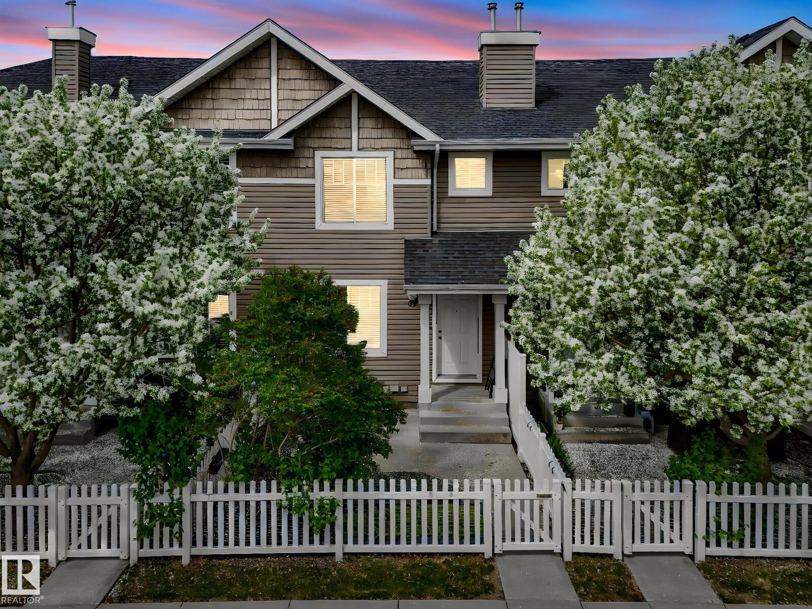 Property Photo: 3075 Trelle Crescent NW 62 AB T6R 3V5