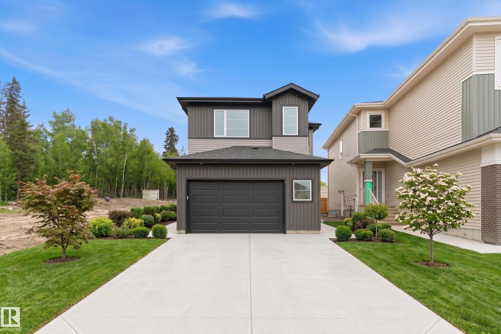 Property Photo: 29 Axelwood Crescent AB T7X 4G4