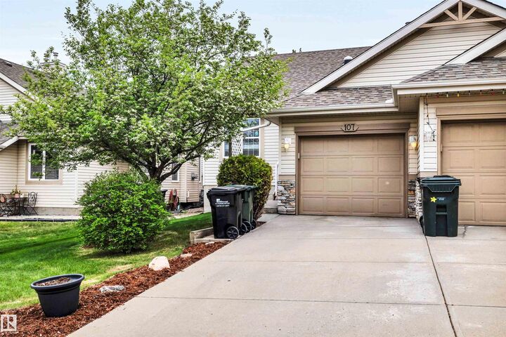 Property Photo:  107 Christina Court  AB T8H 2H9 
