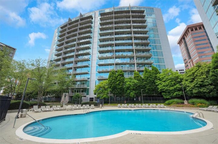 Property Photo:  44 Peachtree Place NW 2024  GA 30309 
