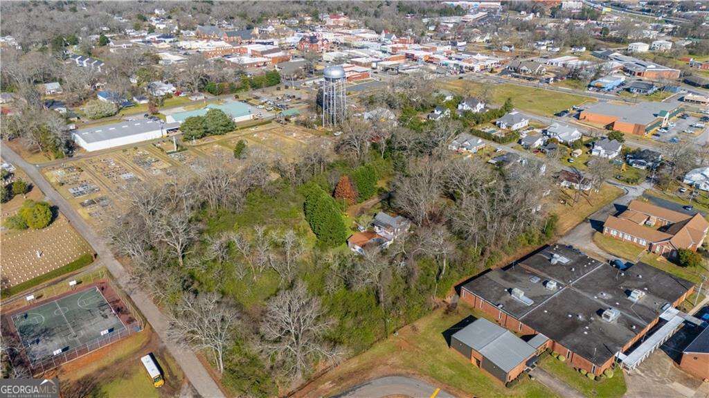 Property Photo:  101 E Chambers Street  GA 31029 