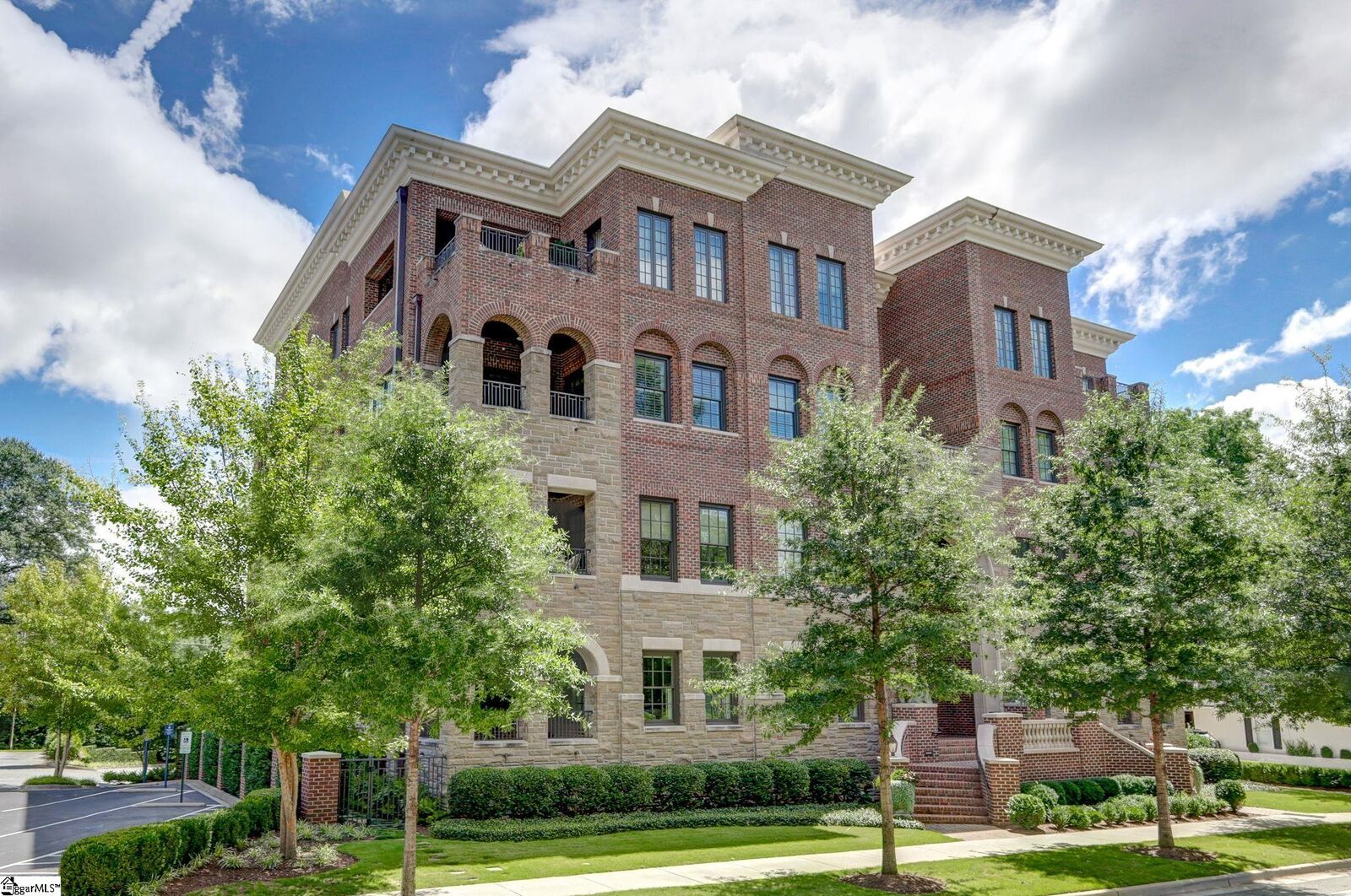 Property Photo:  103 Cleveland Street Unit 102  SC 29601 