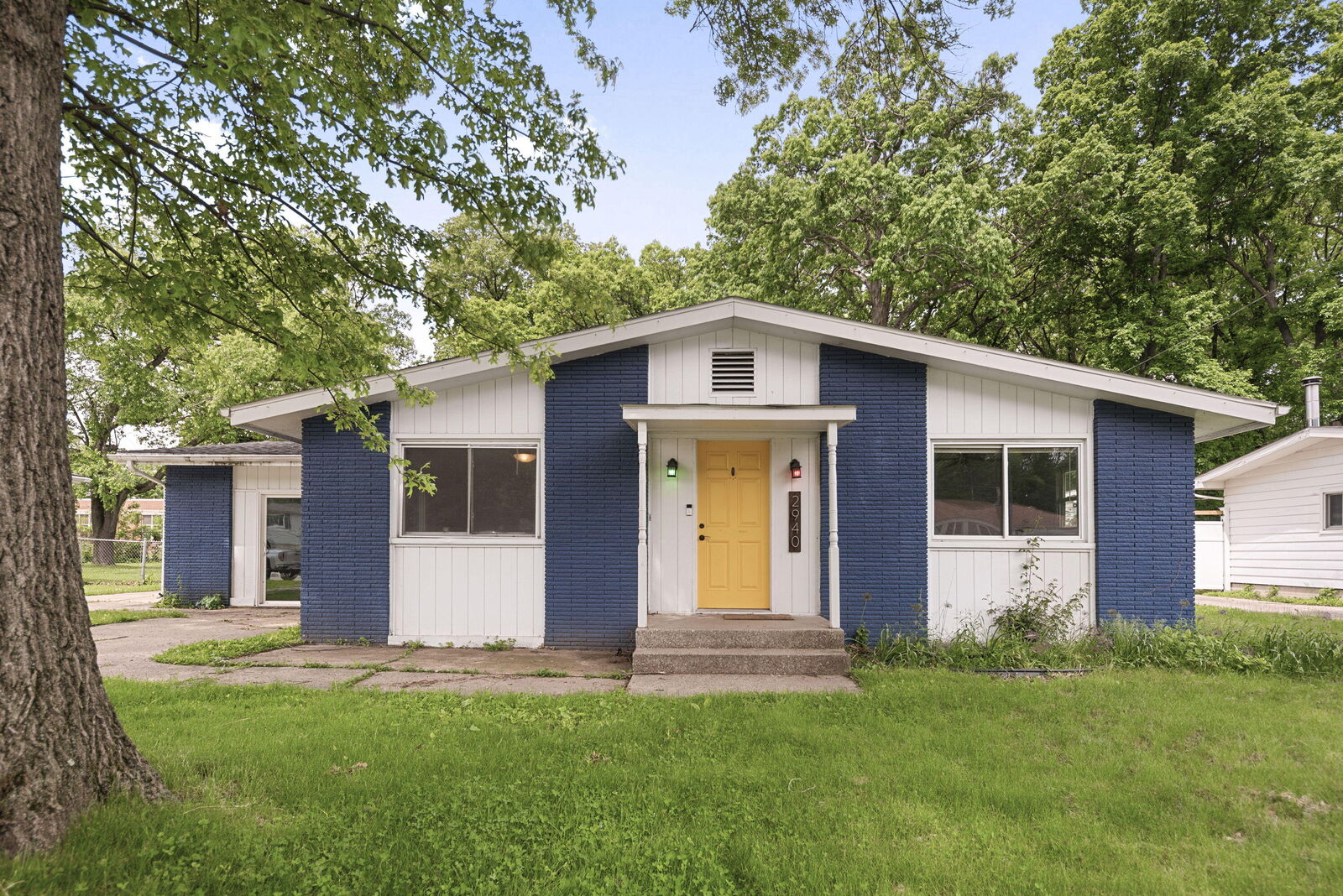 Property Photo:  2940 Elmwood Street  IN 46368 
