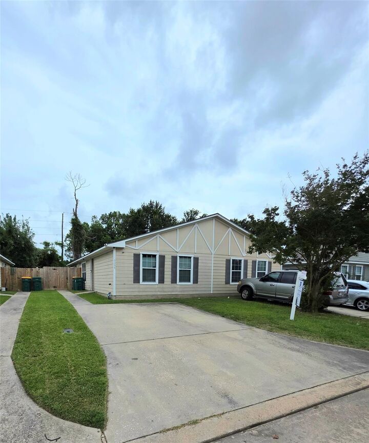 Property Photo: 5335 Cherie Crest Court TX 77088