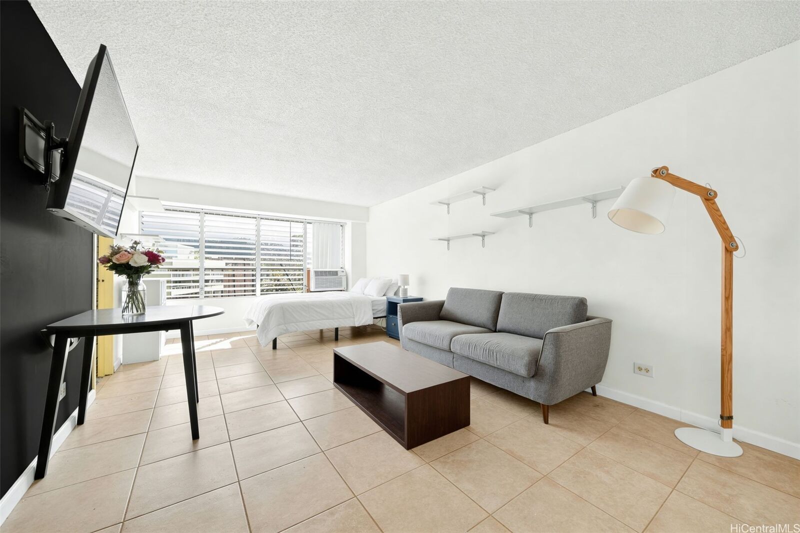 Property Photo:  2525 Date Street 1804  HI 96826 