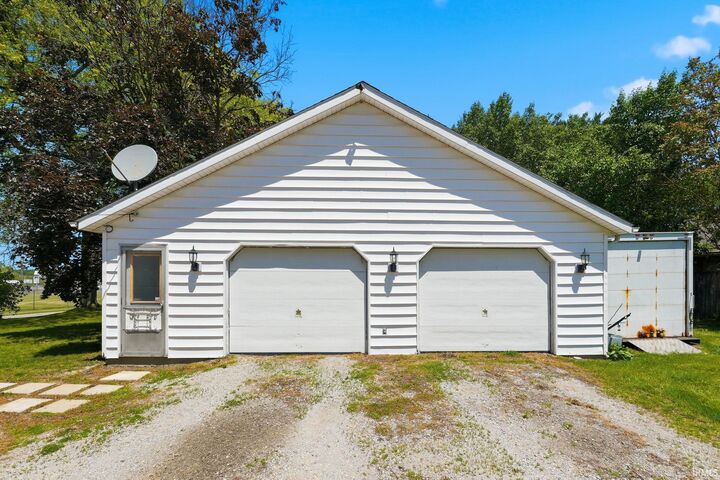 Property Photo: 101 Wolcott Street IN 46795