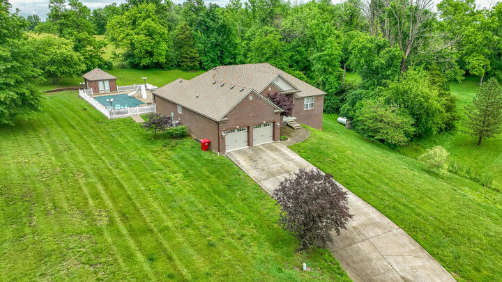 Property Photo:  817 Ridgefield Road  KY 40475 