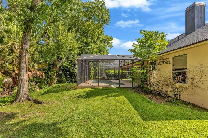 Property Photo:  1105 Twin Oaks Circle  FL 32765 