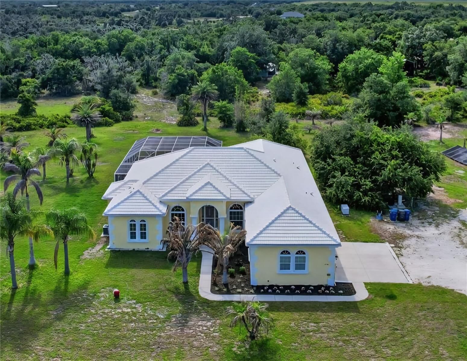 Property Photo: 1210 408th Court E FL 34251