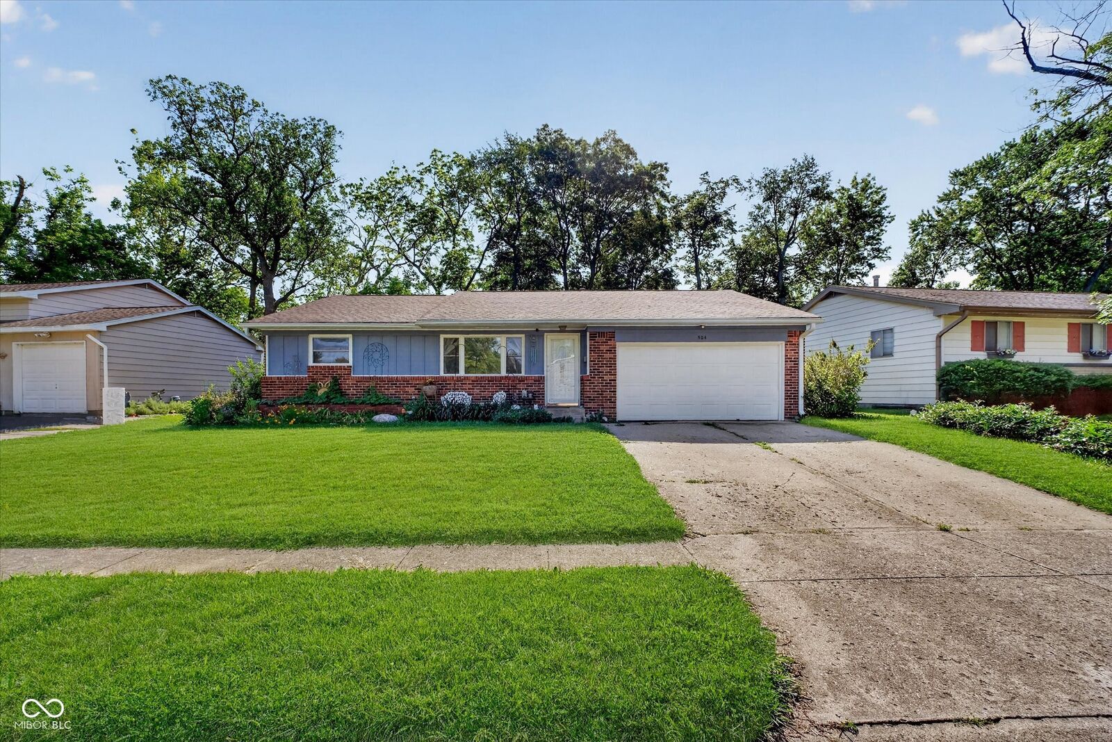 Property Photo:  504 Magnolia Drive  IN 46168 