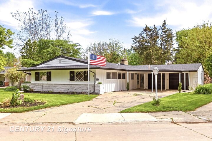 Property Photo:  43 Victory Court  MI 48602 