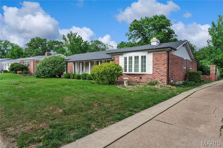Property Photo: 1542 Langholm Drive MO 63031