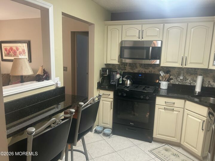 Property Photo:  204 Larkspur Lane  NJ 08527 