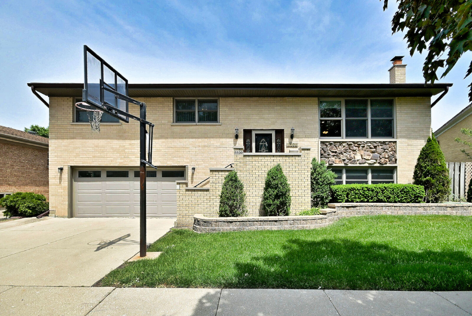 Property Photo: 8800 Richard Street IL 60171