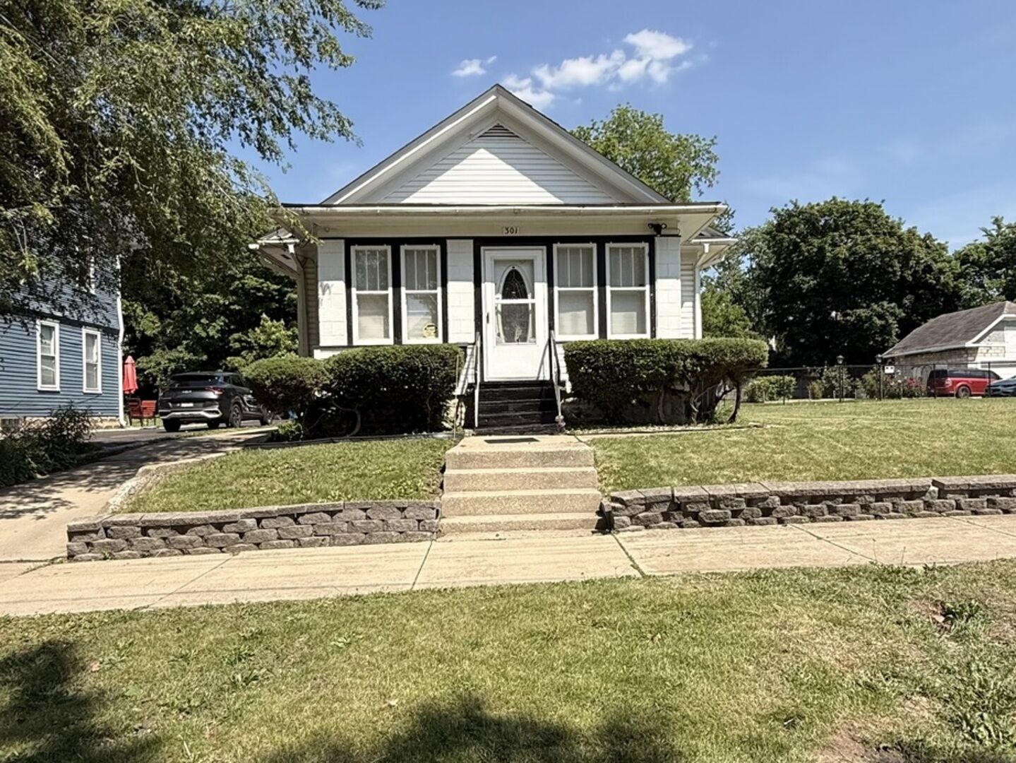 Property Photo:  301 N May Street  IL 60506 