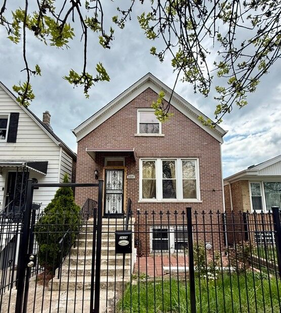 Property Photo: 3439 S Claremont Avenue IL 60608