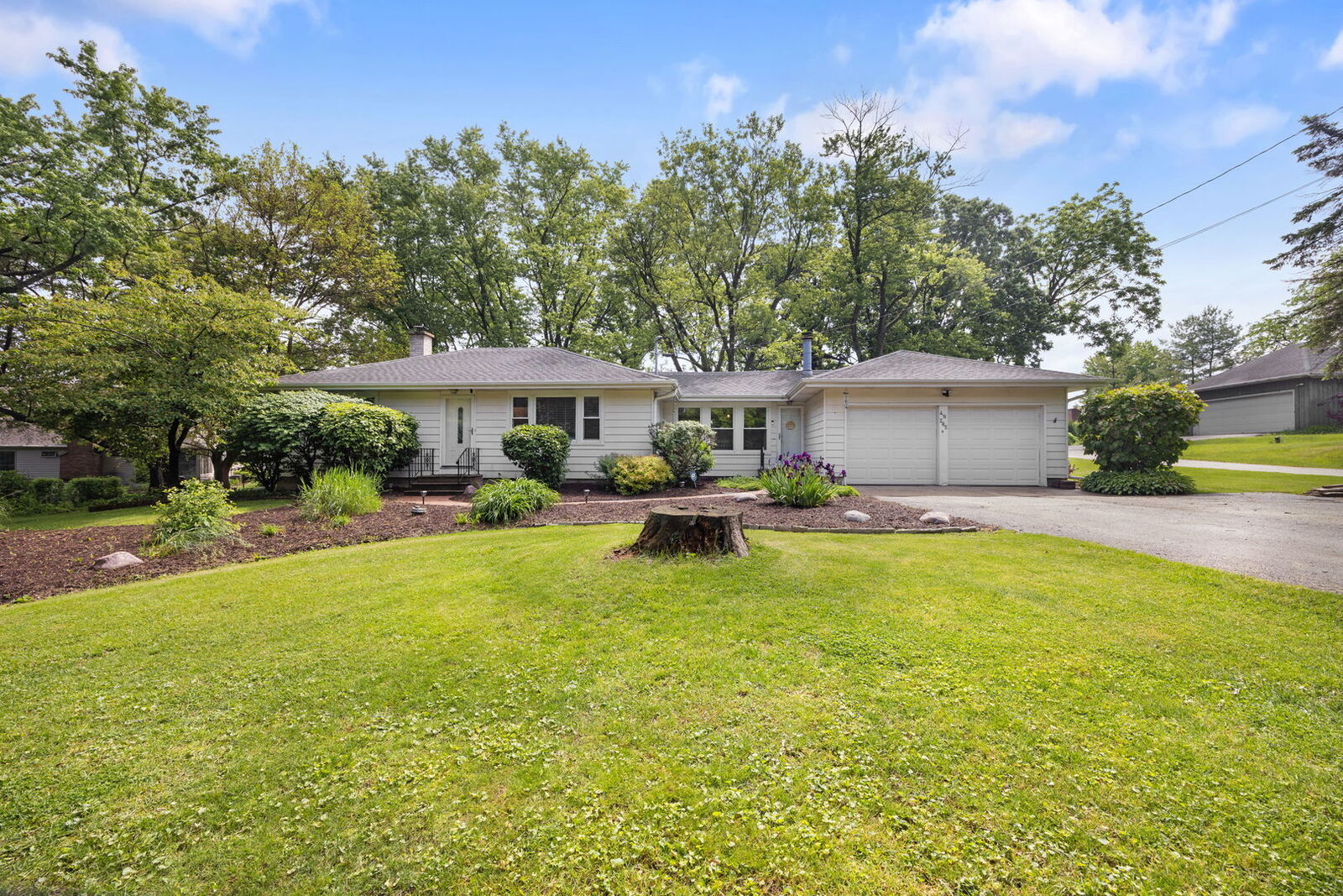 Property Photo:  4N285 Lafox Road  IL 60175 