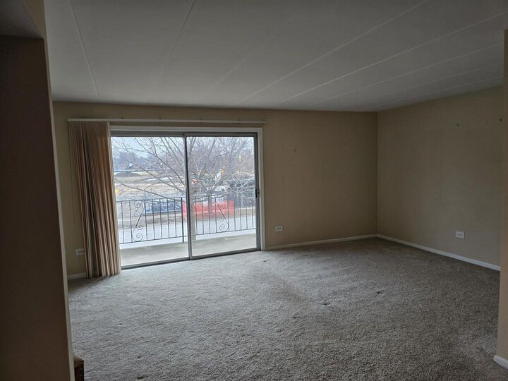 Property Photo:  