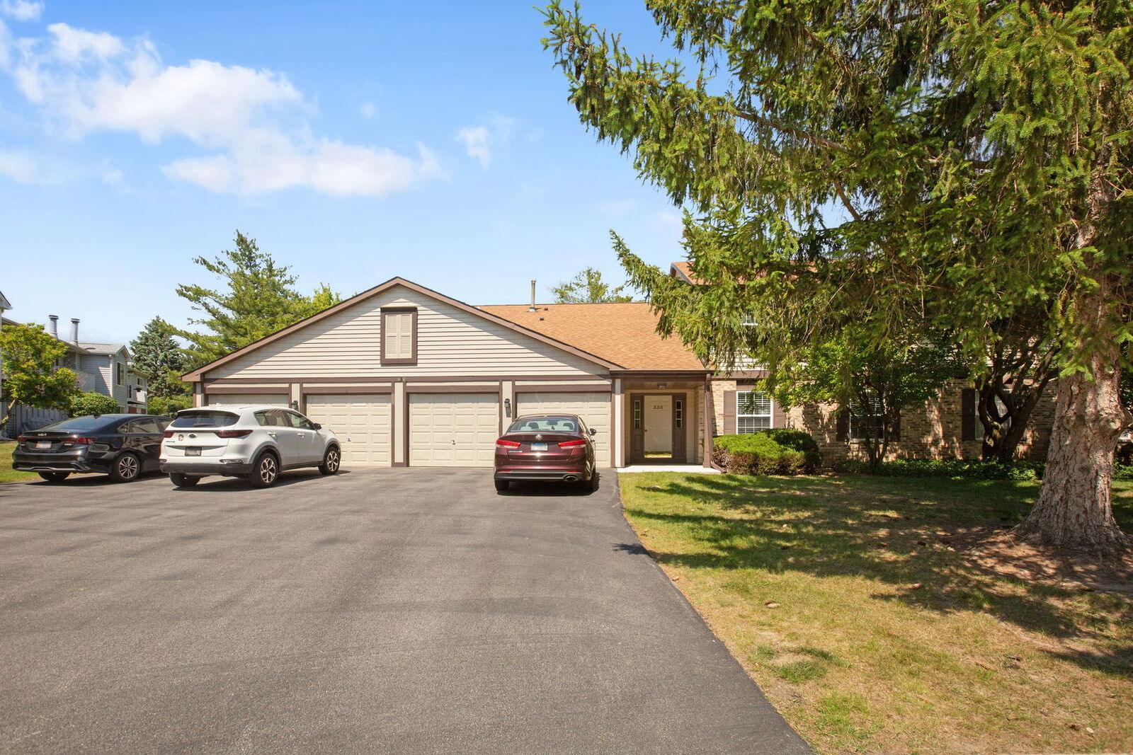 Property Photo:  330 Wethington Drive D  IL 60084 