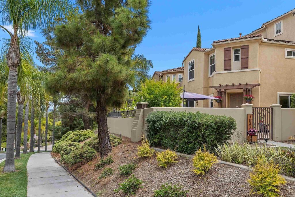 Property Photo:  1543 Caminito Cremona  CA 91915 