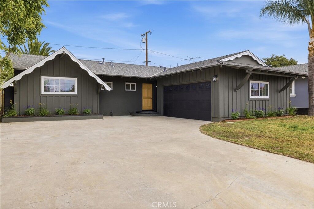 Property Photo: 1261 E Balsam CA 92805