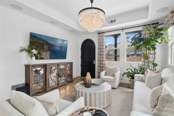 Property Photo:  273 Mesa  CA 92627 