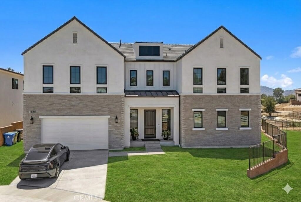 Property Photo:  11091 Woodcrest Court  CA 91311 