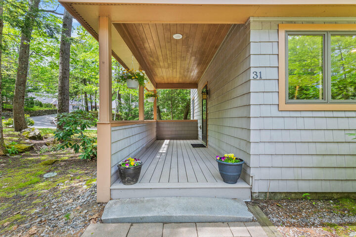 Property Photo:  31 Concord Place 31  ME 04107 