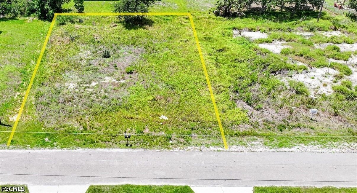 Property Photo:  4713/4715 27th Street SW  FL 33973 