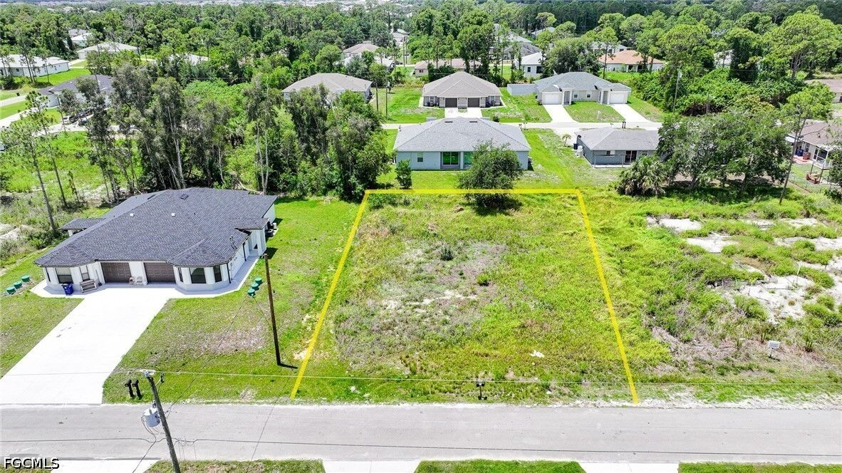 Property Photo: 4713/4715 27th Street SW FL 33973