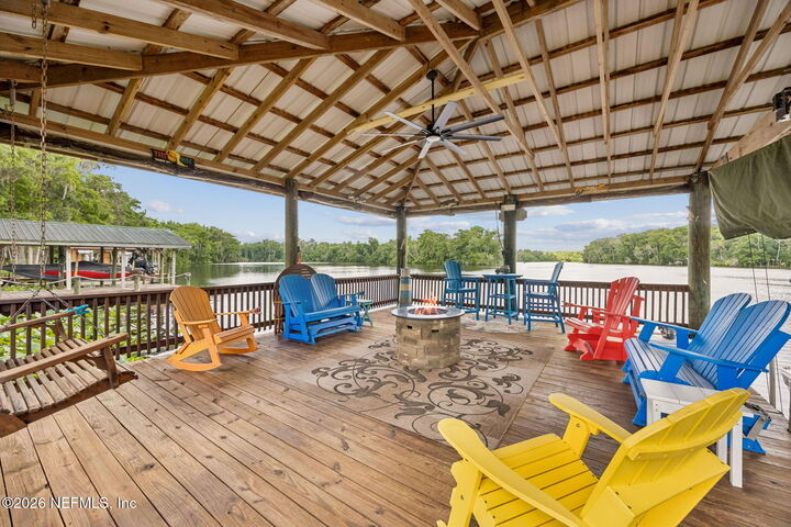 Property Photo: 329 Paradise Circle FL 32189