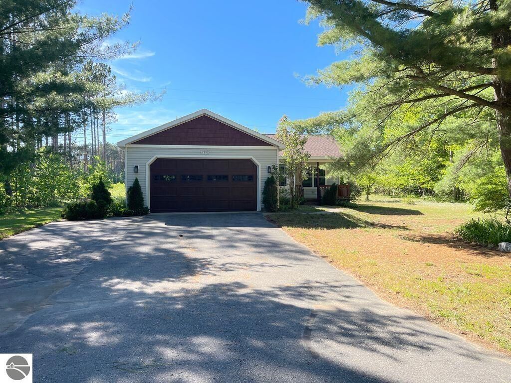 Property Photo:  2332 Arthur Court  MI 49685 