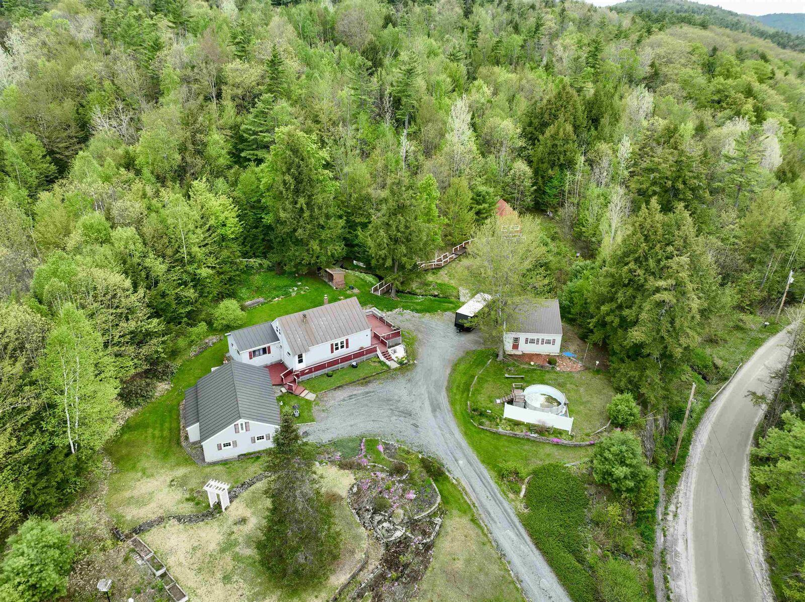 Property Photo: 1238 Halls Lake Road VT 05051