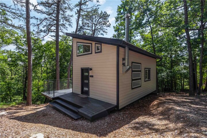 Property Photo:  55 Cr 1081  AR 72632 