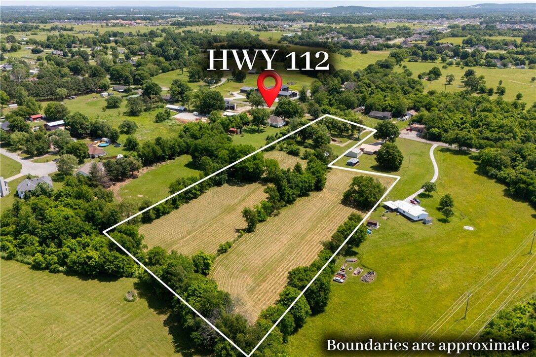 Property Photo:  485 N Elm Street  AR 72762 