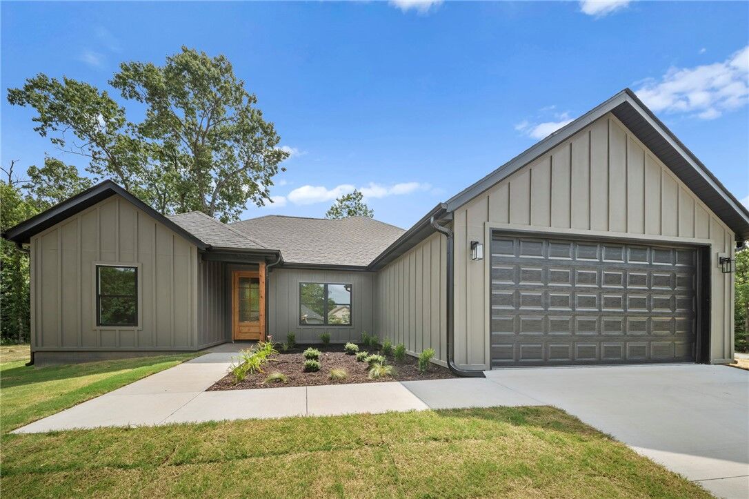 Property Photo: 2 Boswell Drive AR 72715