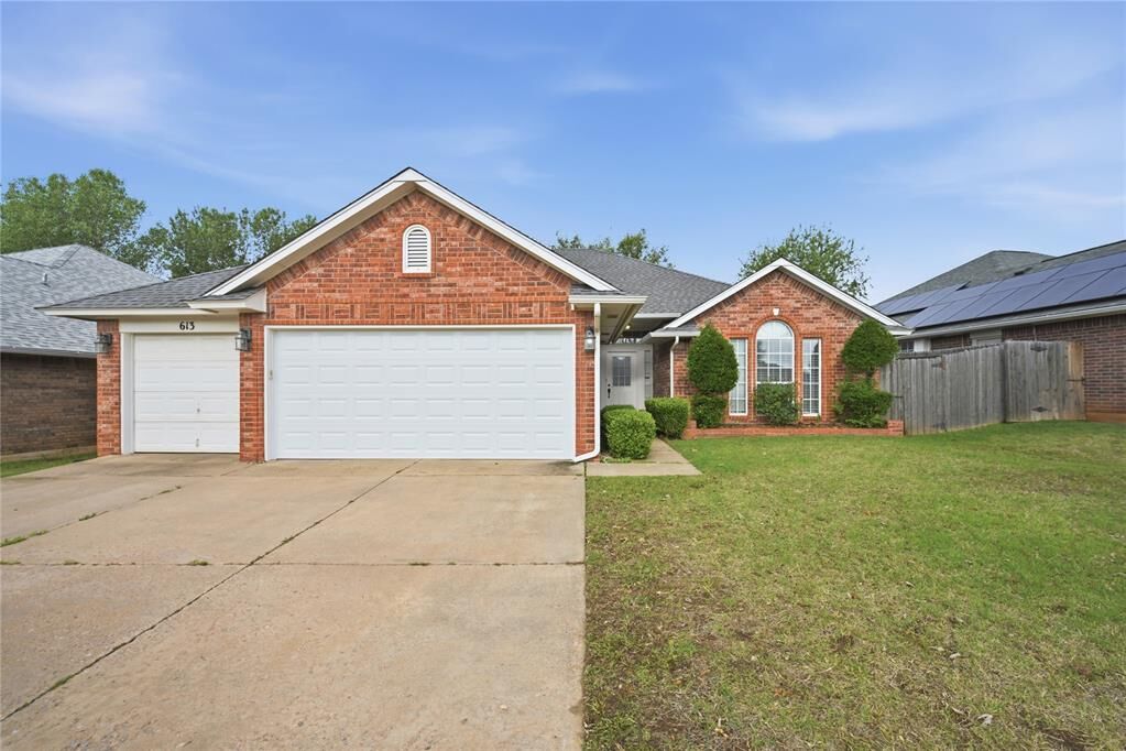 Property Photo:  613 Bluegrass Lane  OK 73099 