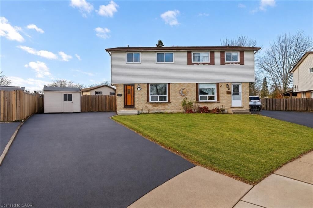 Property Photo:  9 Cleveland Place  ON L8J 1M9 