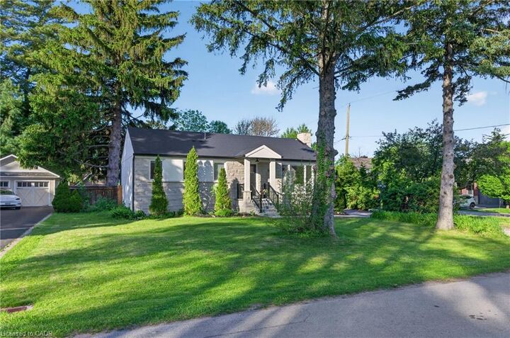 Property Photo:  423 Smith Lane  ON L6L 4X1 