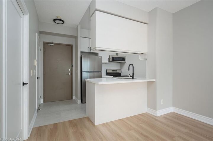 Property Photo:  2325 Central Park Drive 1008  ON L6H 0E2 