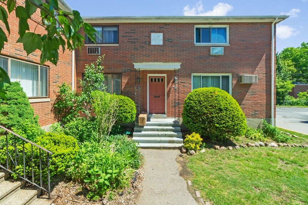 Property Photo: 108 Bishop Dr 108 MA 01702