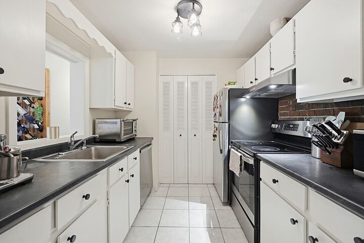 Property Photo:  46 Greentree Ln 47  MA 02190 